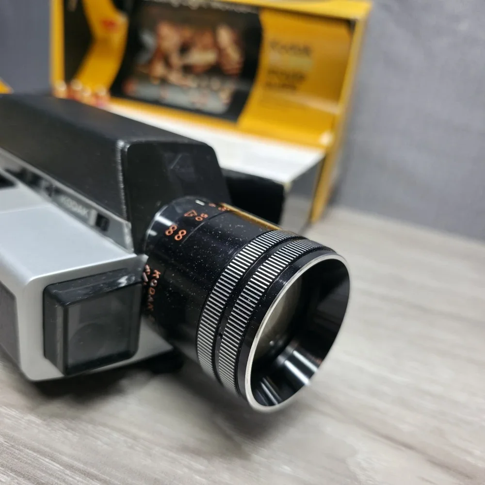 VINTAGE Kodak XL342 Movie Camera CAT 110 1856 UNTESTED Beautiful Collection Add